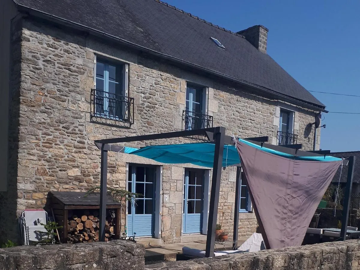 Gite Bleu Brittany Near Dinan Plumaudan